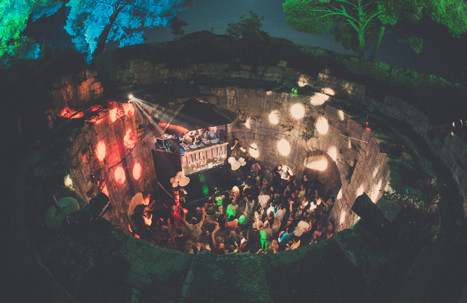 Outlook-Festival-2014-Dan-Medhurst-5834_Ballroom-1600×1040